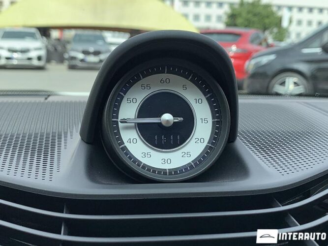 Porsche Taycan Turbo 59 interauto-car