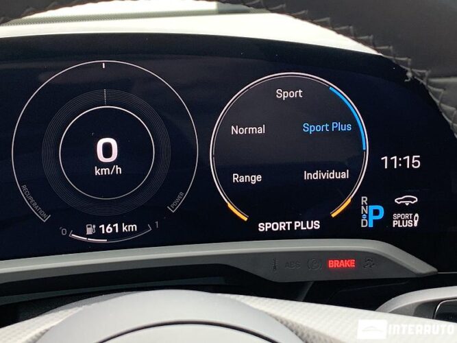 Porsche Taycan Turbo 61 interauto-car