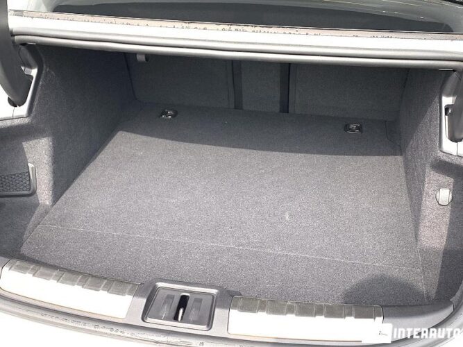 Porsche Taycan Turbo 82 interauto-car