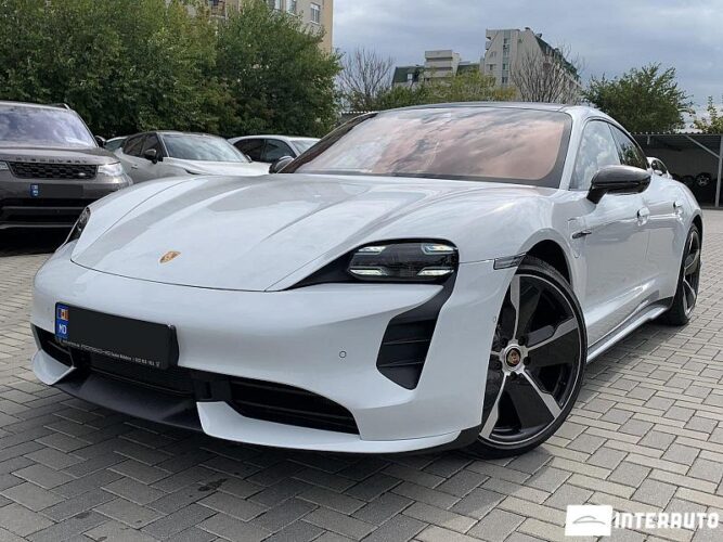 Porsche Taycan Turbo 48 interauto-car