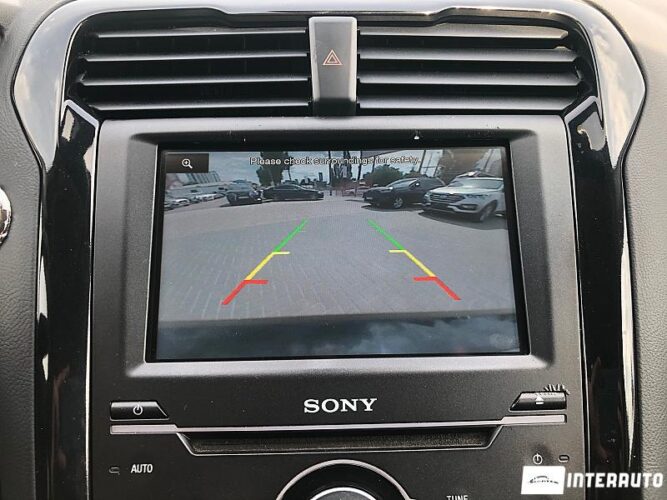 Ford Fusion 43 interauto-car