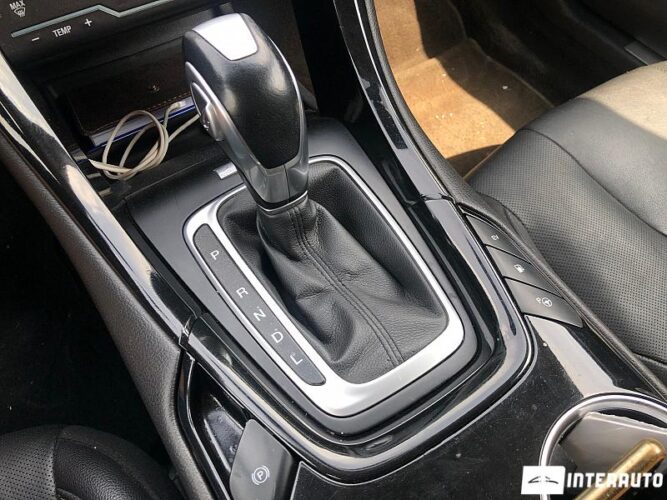 Ford Fusion 44 interauto-car