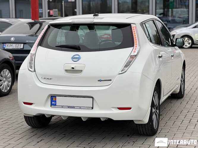 Nissan Leaf 35 interauto-car