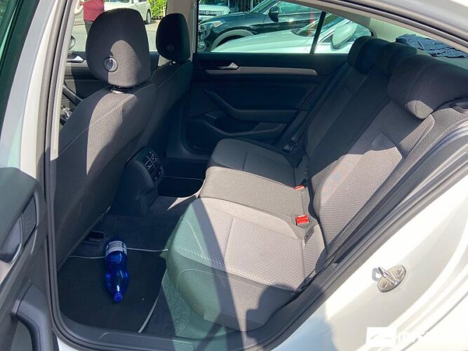 Volkswagen Passat 48 interauto-car