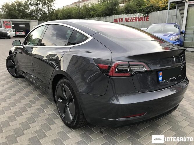 Tesla Model 3 39 interauto-car
