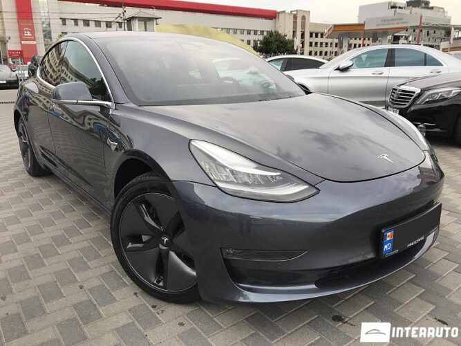 Tesla Model 3 40 interauto-car