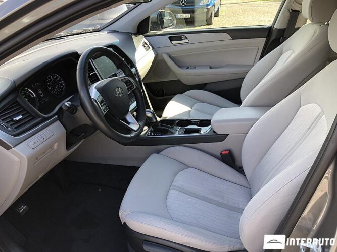 Hyundai Sonata 42 interauto-car
