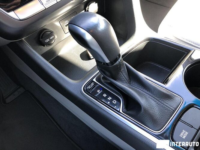 Hyundai Sonata 37 interauto-car
