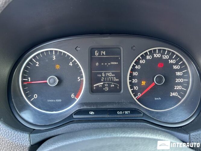 Volkswagen Amarok 30 interauto-car