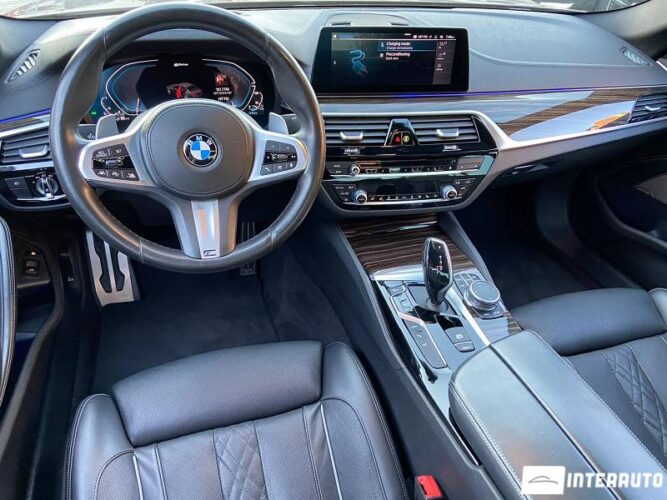 BMW 530e 43 interauto-car
