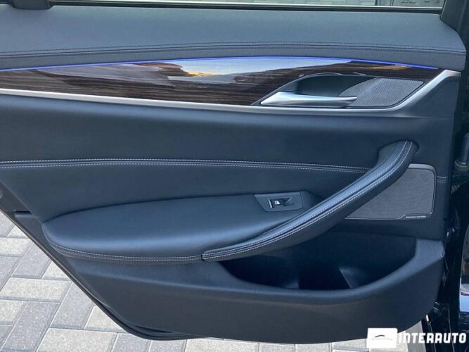 BMW 530e 55 interauto-car