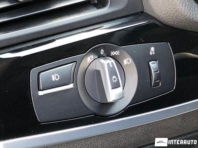 BMW X3 2.0D 54 interauto-car