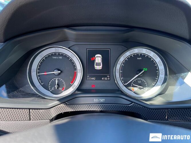 Skoda Superb 44 interauto-car