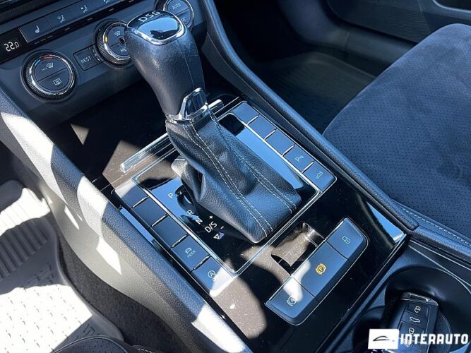 Skoda Superb 48 interauto-car