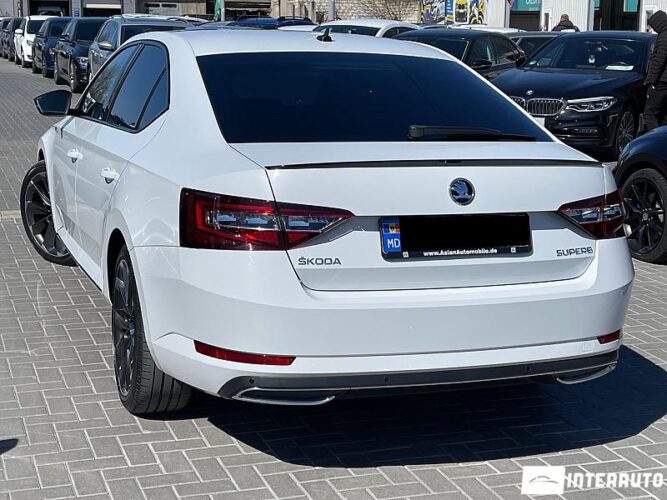 Skoda Superb 40 interauto-car