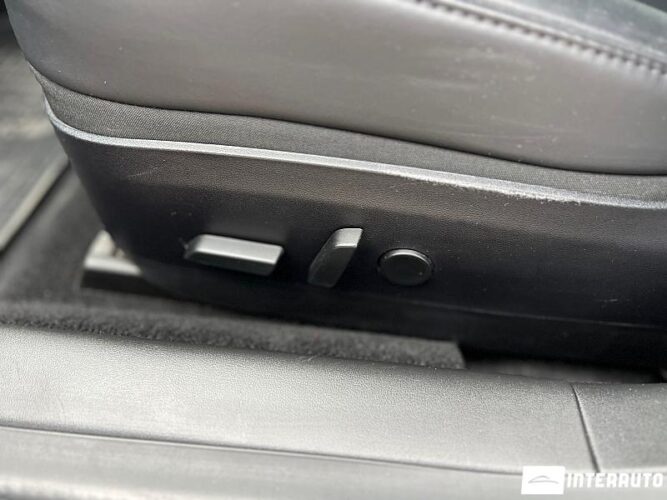 Tesla Model 3 40 interauto-car