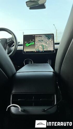 Tesla Model 3 36 interauto-car