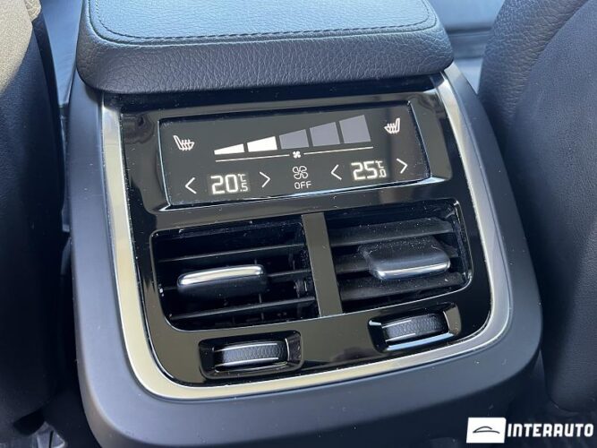 Volvo XC 90 46 interauto-car