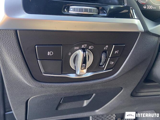 BMW X3 3.0i 42 interauto-car