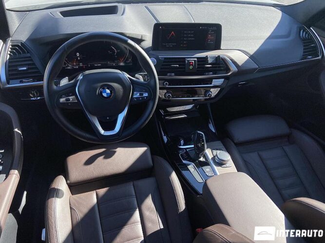 BMW X3 3.0i 40 interauto-car