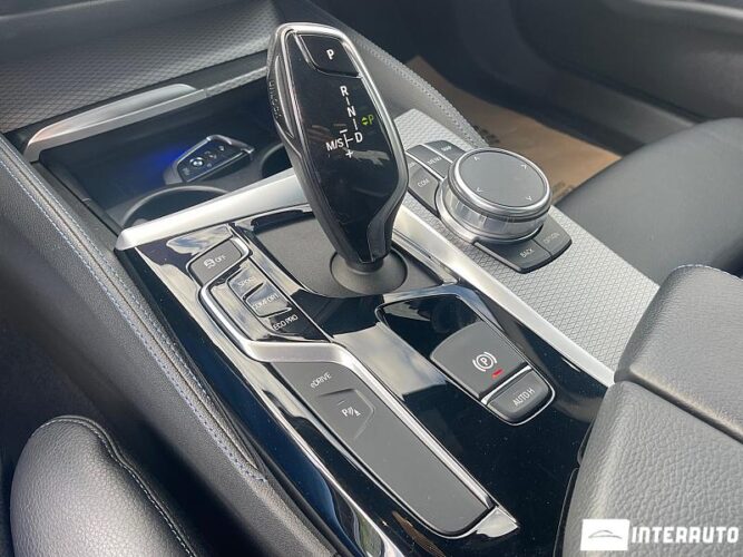 BMW 530e 42 interauto-car