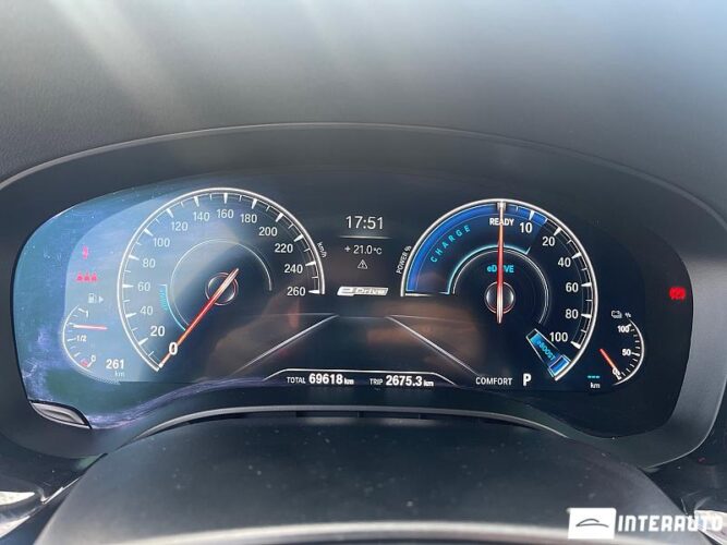 BMW 530e 38 interauto-car