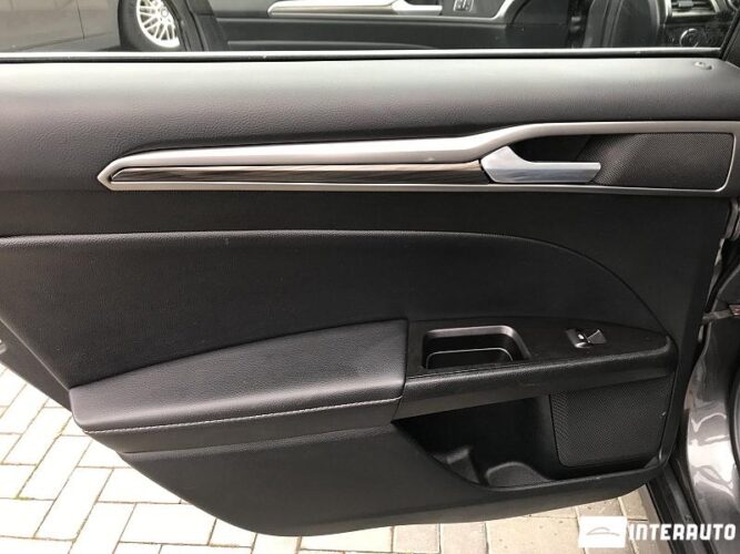 Ford Fusion 64 interauto-car