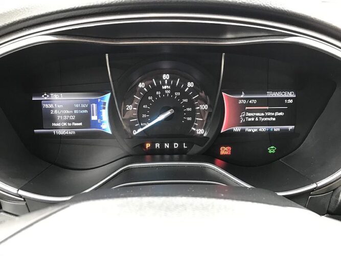 Ford Fusion 52 interauto-car