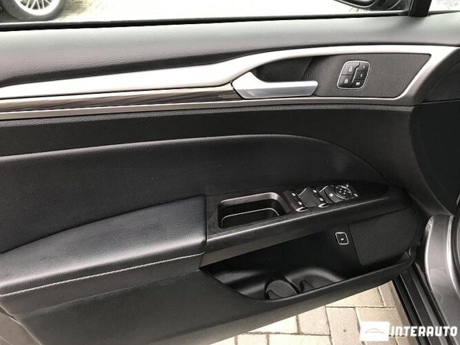 Ford Fusion 46 interauto-car