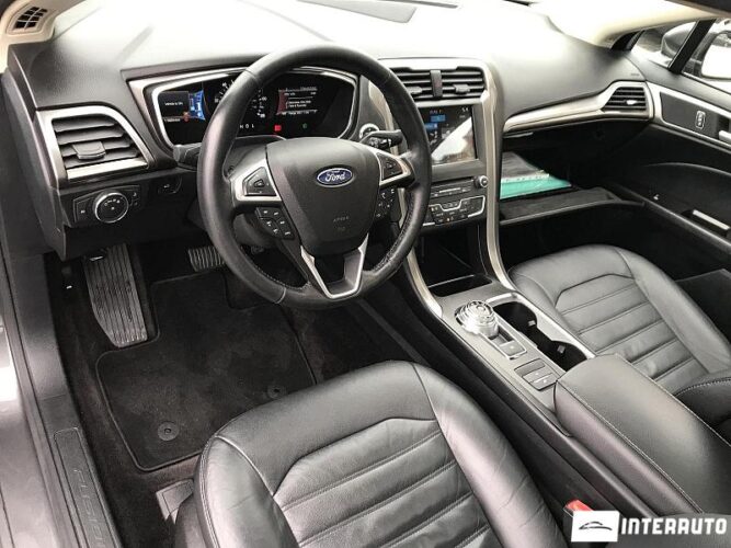 Ford Fusion 49 interauto-car