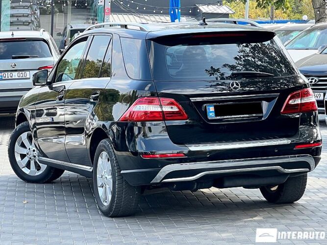 Mercedes ML 250 33 interauto-car