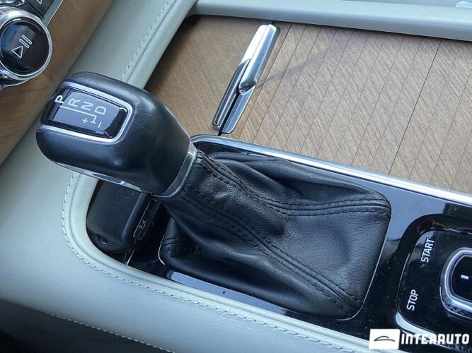 Volvo XC 90 48 interauto-car