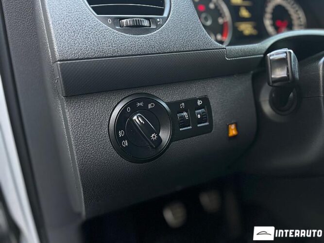 Volkswagen Caddy Maxi 36 interauto-car