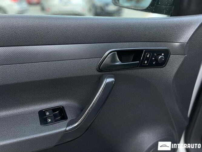 Volkswagen Caddy Maxi 35 interauto-car