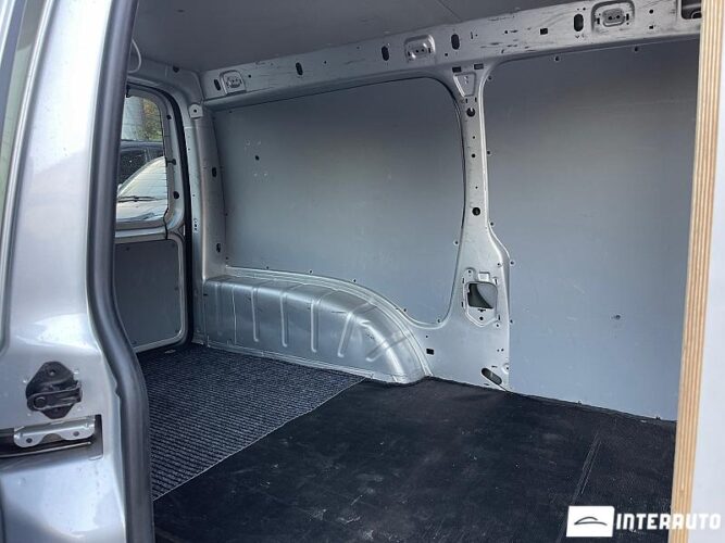 Volkswagen Caddy Maxi 46 interauto-car