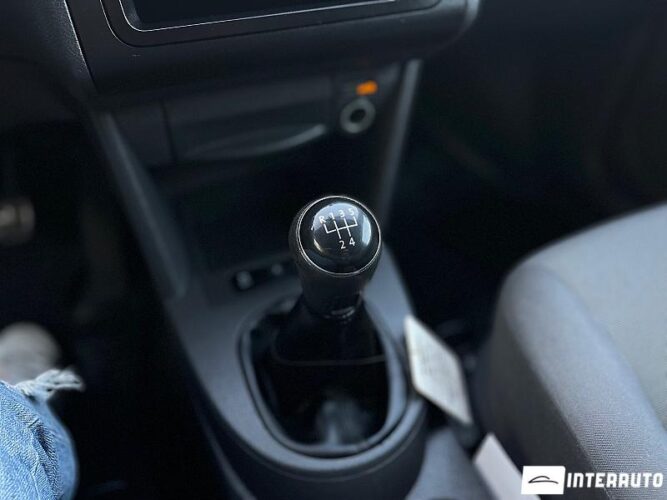 Volkswagen Caddy Maxi 43 interauto-car