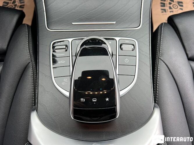 Mercedes C 350e 44 interauto-car