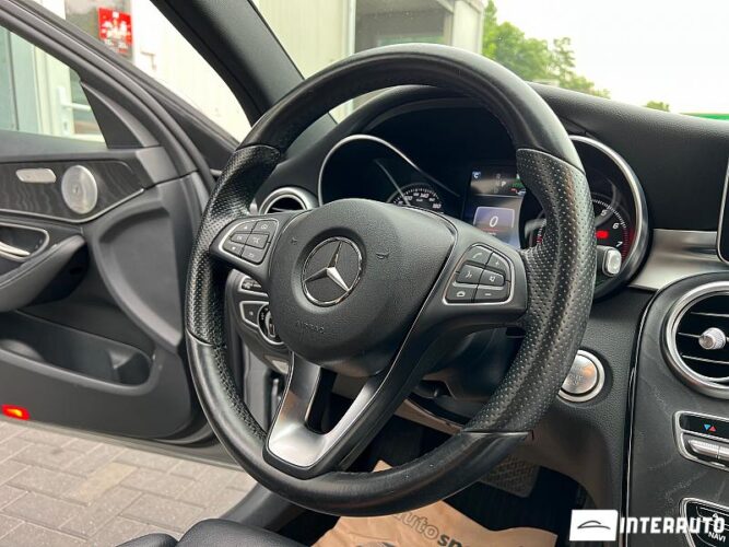 Mercedes C 350e 41 interauto-car