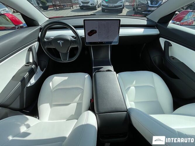 Tesla Model 3 45 interauto-car