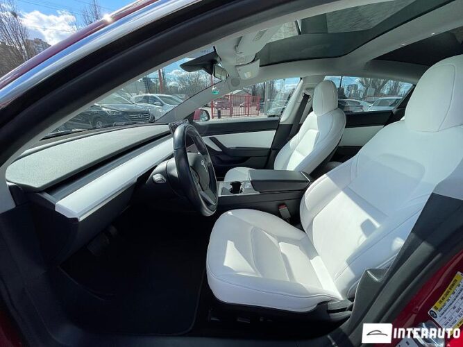 Tesla Model 3 42 interauto-car