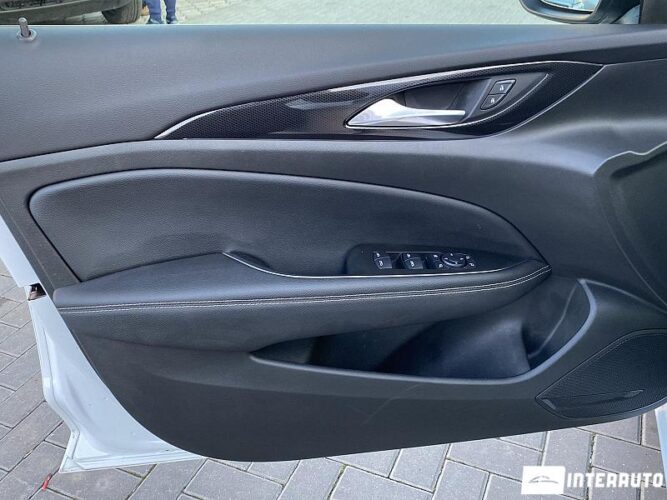 Opel Insignia 38 interauto-car