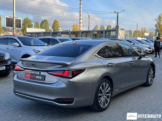 Lexus ES 300h 29 interauto-car