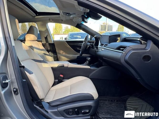 Lexus ES 300h 31 interauto-car