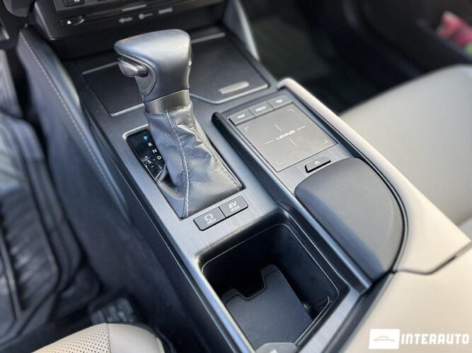 Lexus ES 300h 34 interauto-car