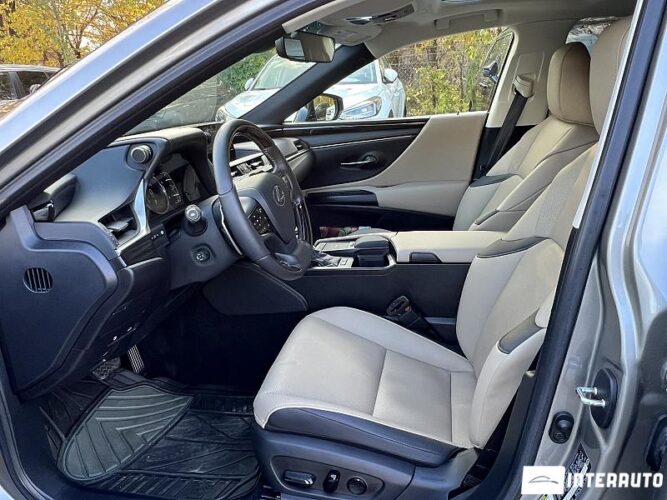 Lexus ES 300h 38 interauto-car