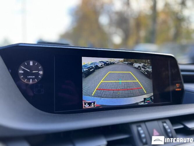 Lexus ES 300h 35 interauto-car