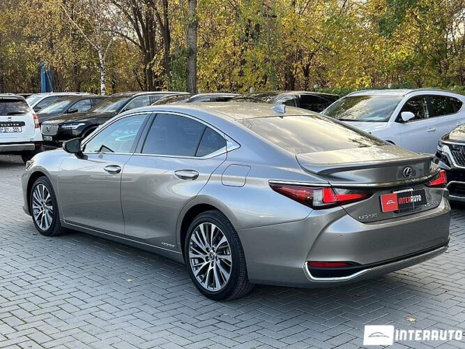 Lexus ES 300h 28 interauto-car