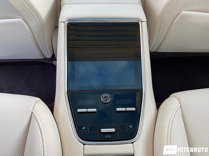 Porsche Panamera 4 46 interauto-car