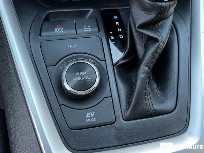 Toyota Rav-4 43 interauto-car