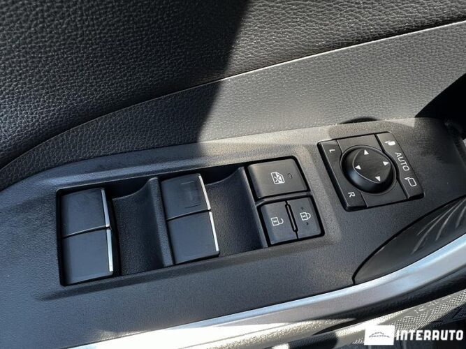 Toyota Rav-4 38 interauto-car